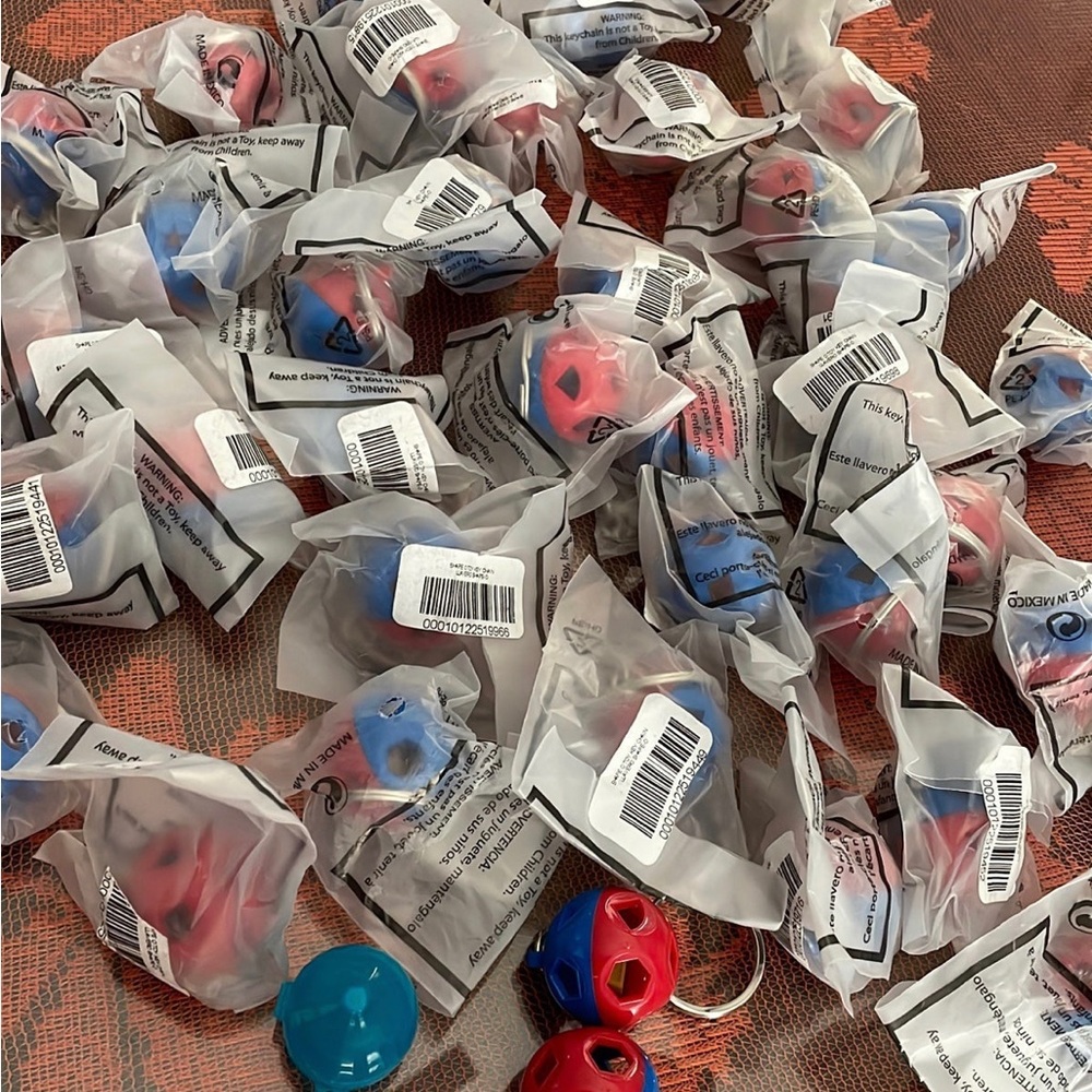 Tupperware Keychains Bundle 40pcs - Picture 1 of 15
